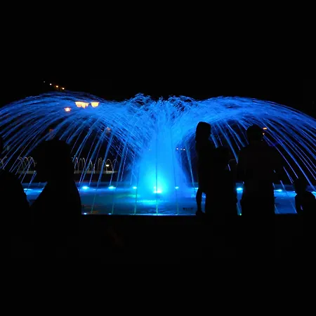 In A Complex With 3 Swimming Pools * Μπιμπιόνε