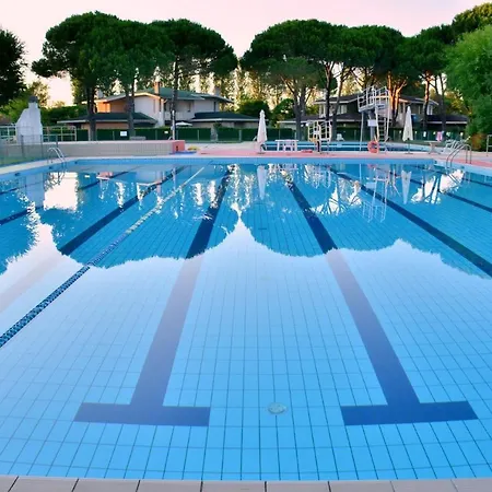 Apartment In A Complex With 3 Swimming Pools *